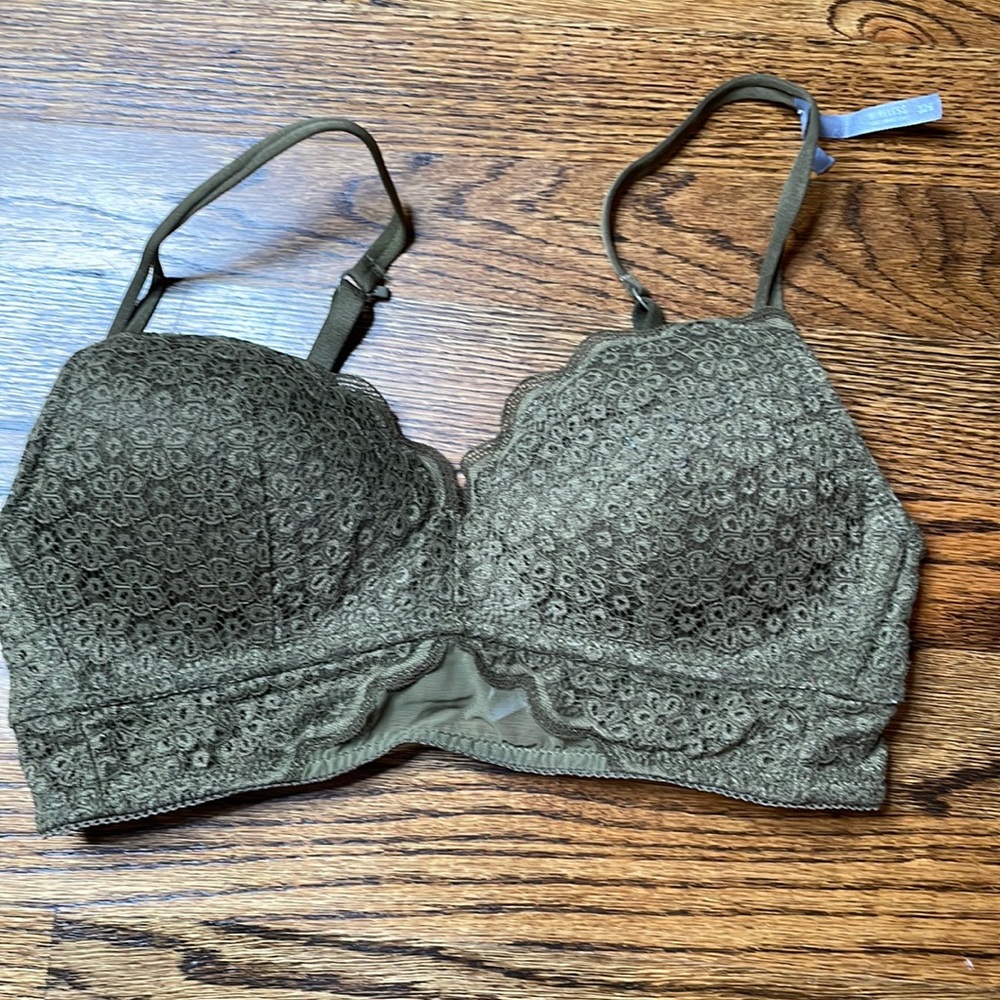 Green wireless aerie bra size 32B